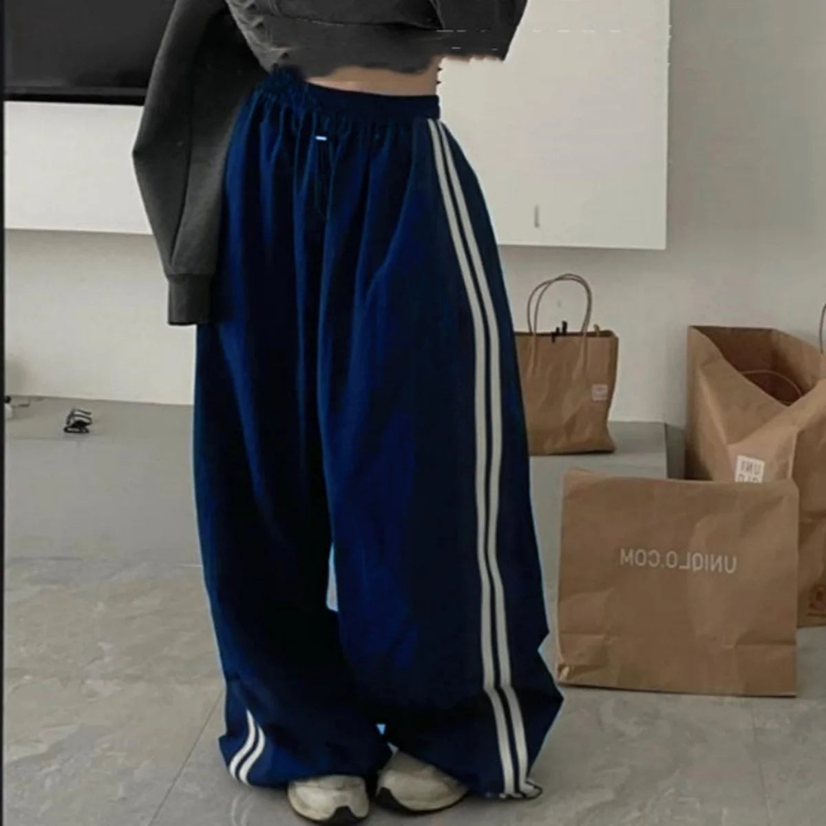 Vintage Wide-Leg Cargo Pants